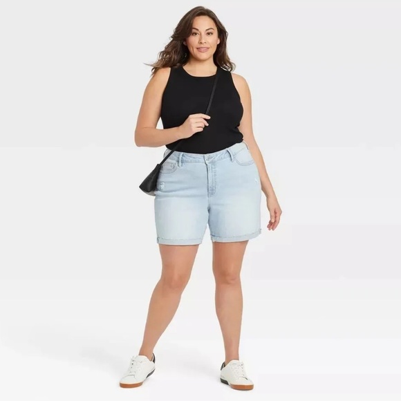 AVA & VIV Women's Plus Size High-Rise Distressed Blue Denim Jean Shorts Size 22W - Picture 1 of 13